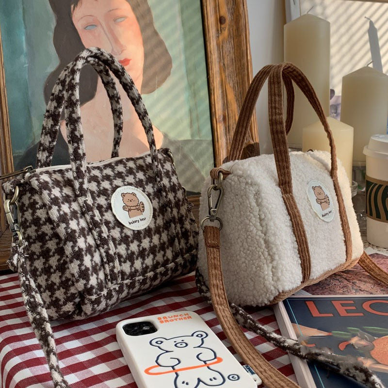 Fashionable And Personalized Plush Mini Messenger Bag For Women