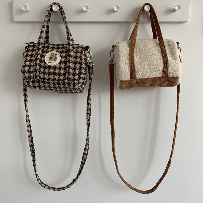 Fashionable And Personalized Plush Mini Messenger Bag For Women